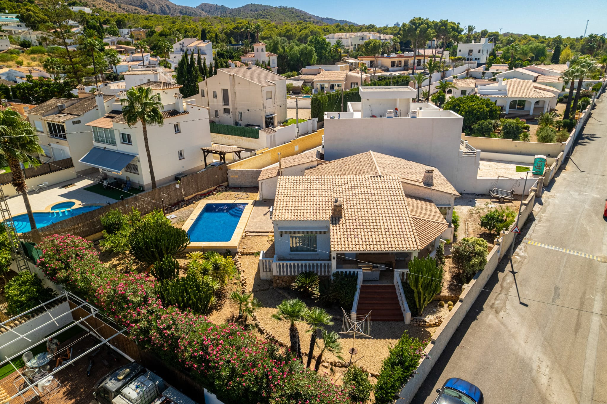 Vila gata de renovat cu piscină și vedere la munte de vânzare în Albir