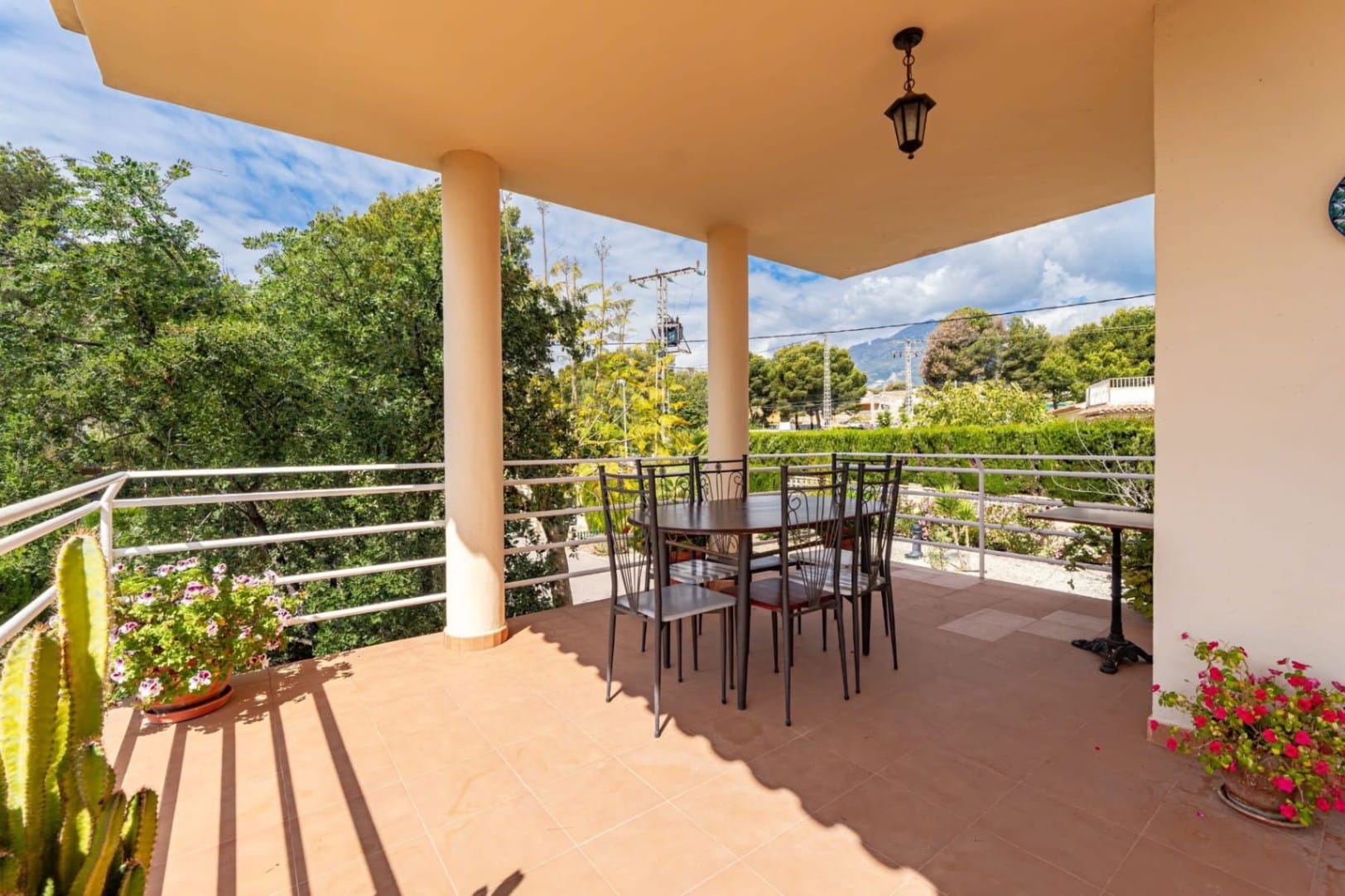 SPACIOUS RENOVATED VILLA IN LA NUCIA WITH POOL AND EXCELLENT OUTDOOR SPACES FOR SALE IN LA NUCIA