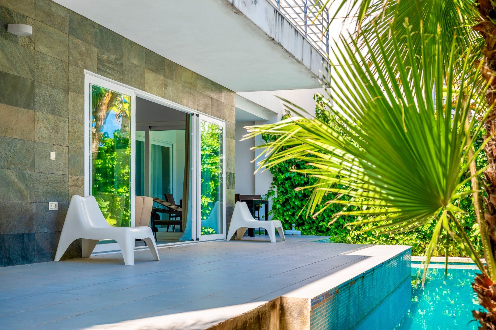Elegant 4-bedroom villa for sale in Albir - Prime location with mountain views.