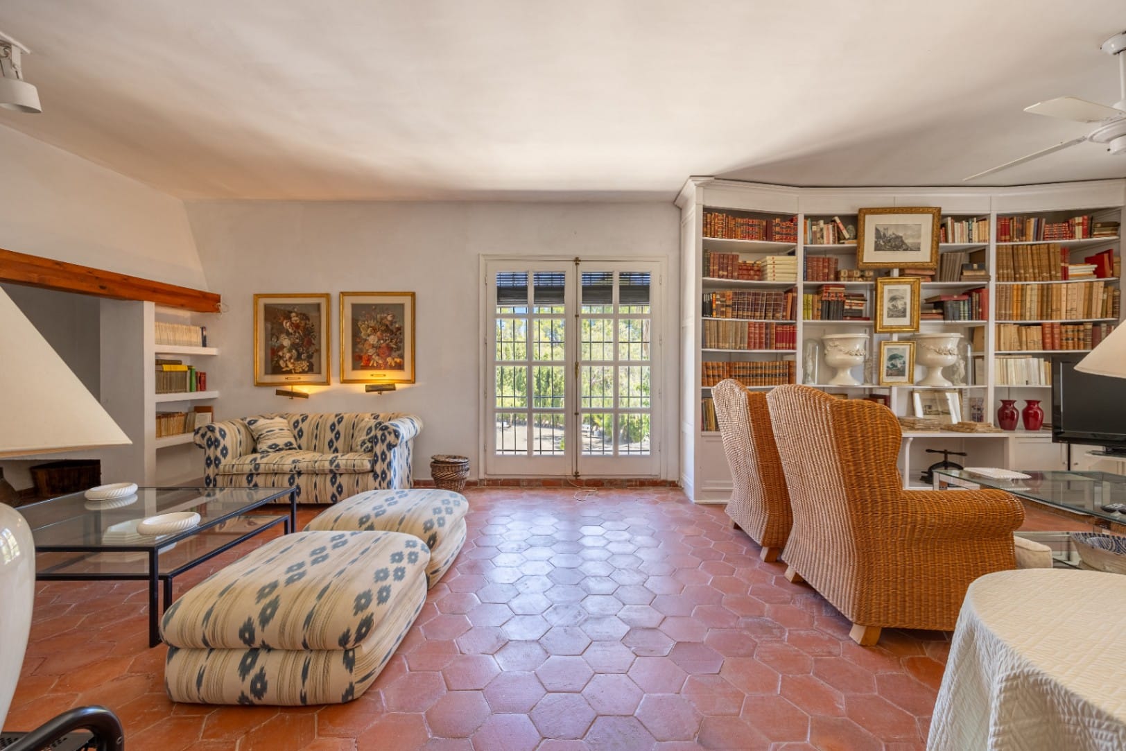 A Traditional Farm with Guest House for Sale in Altea