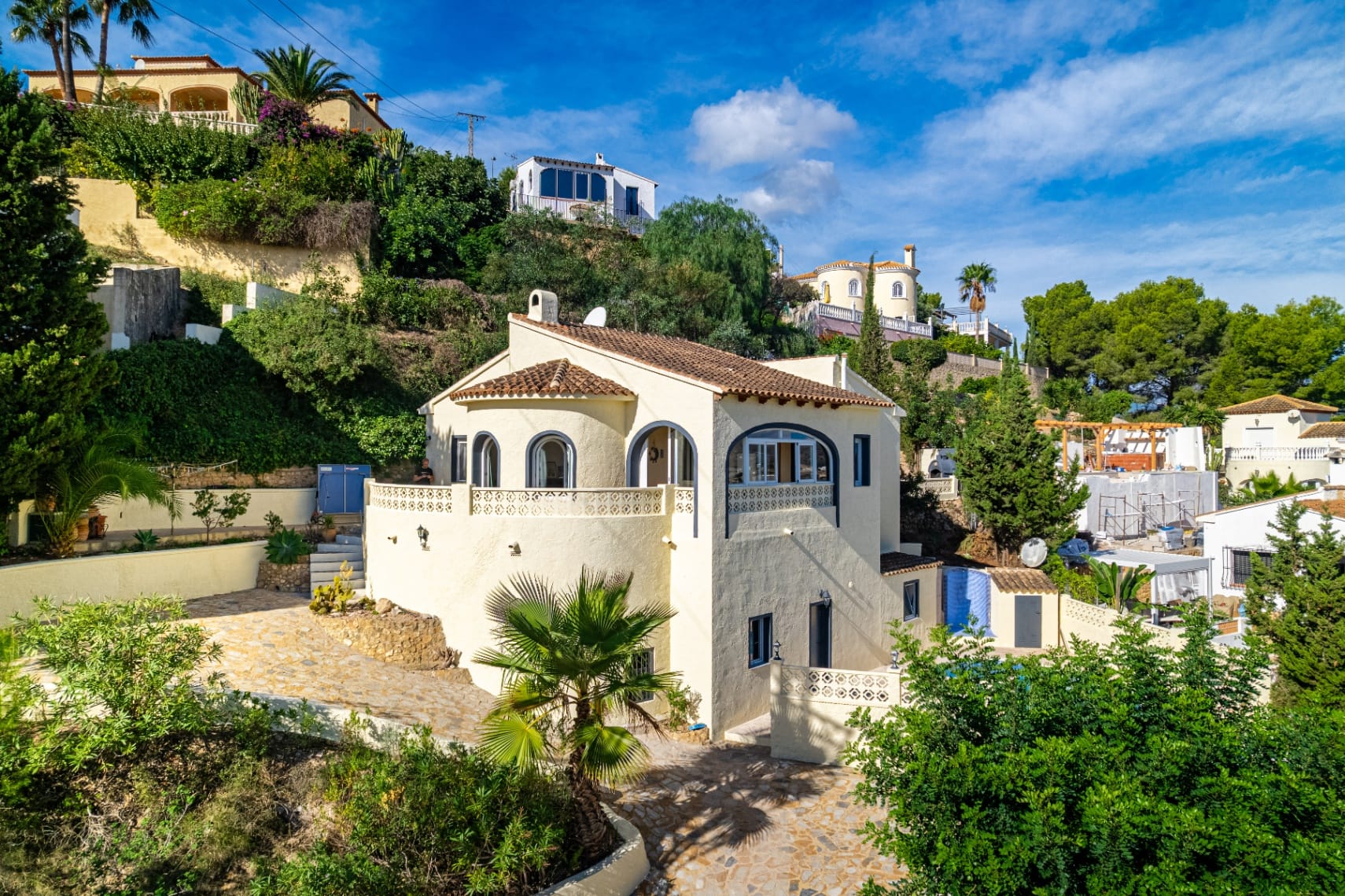 Vila mediteraneană cu vedere la mare și la munte de vânzare în La Nucía