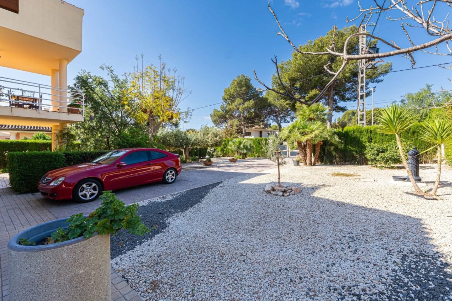 SPACIOUS RENOVATED VILLA IN LA NUCIA WITH POOL AND EXCELLENT OUTDOOR SPACES FOR SALE IN LA NUCIA