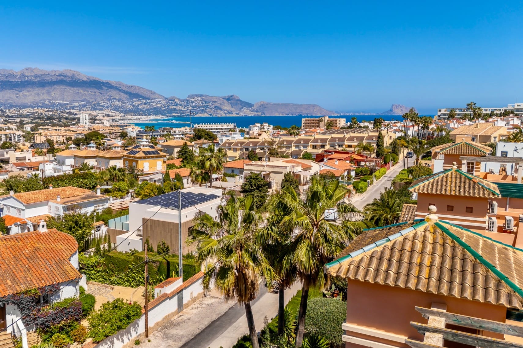 Vila Preciosa de Vânzare în Albir cu vedere la Mare și la Munte