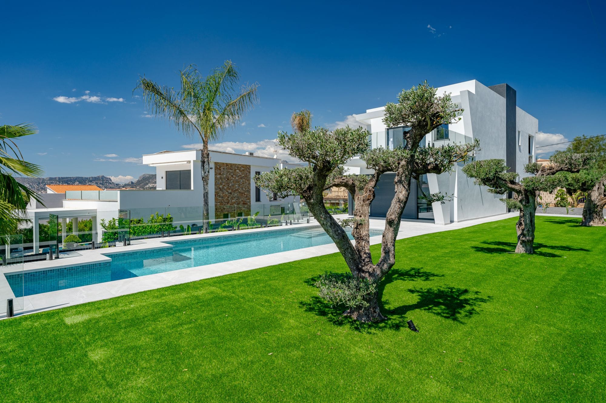 Vila de lux cu vedere la mare de vânzare în Calpe