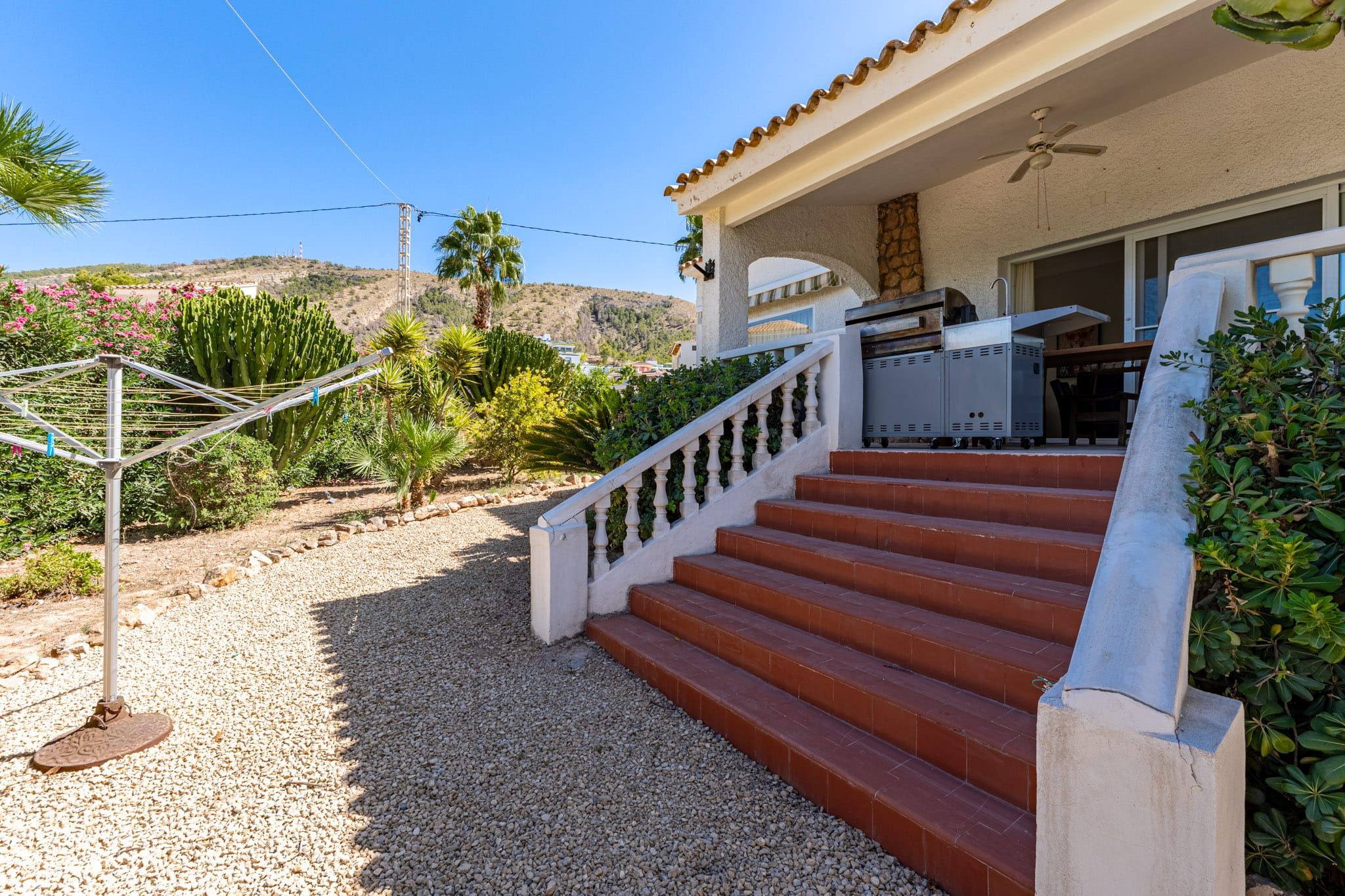Vila gata de renovat cu piscină și vedere la munte de vânzare în Albir