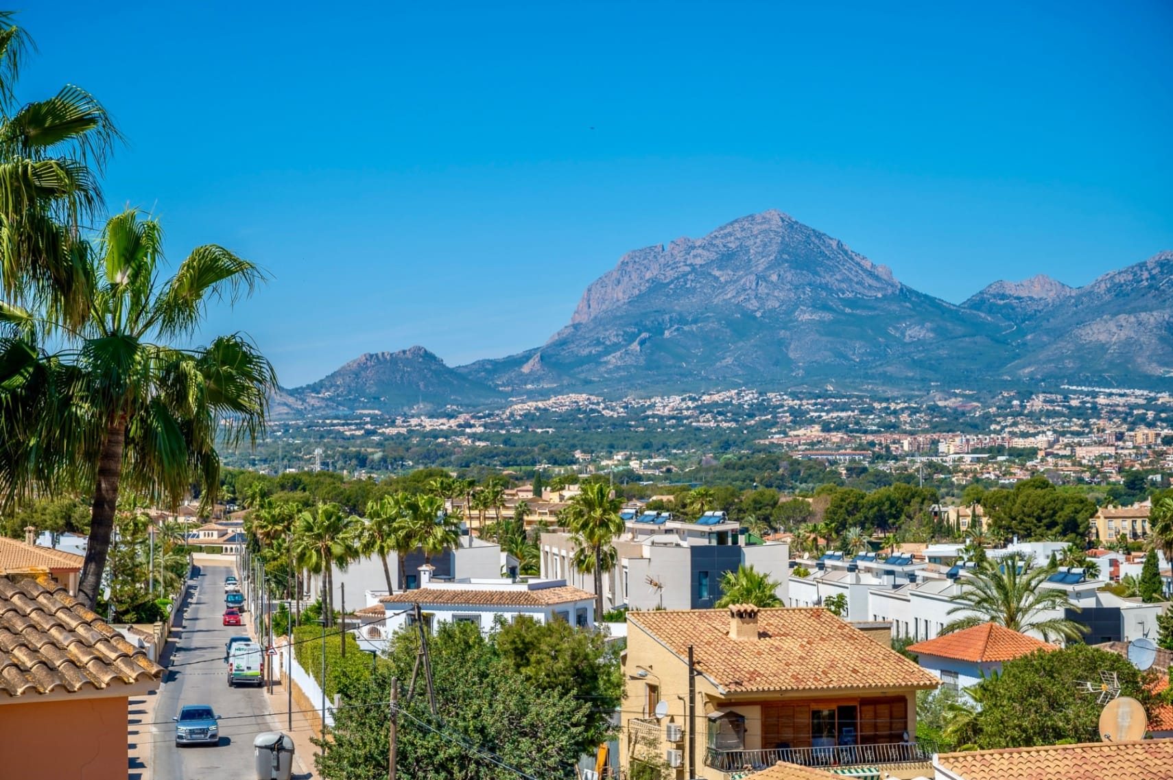 Vila Preciosa de Vânzare în Albir cu vedere la Mare și la Munte