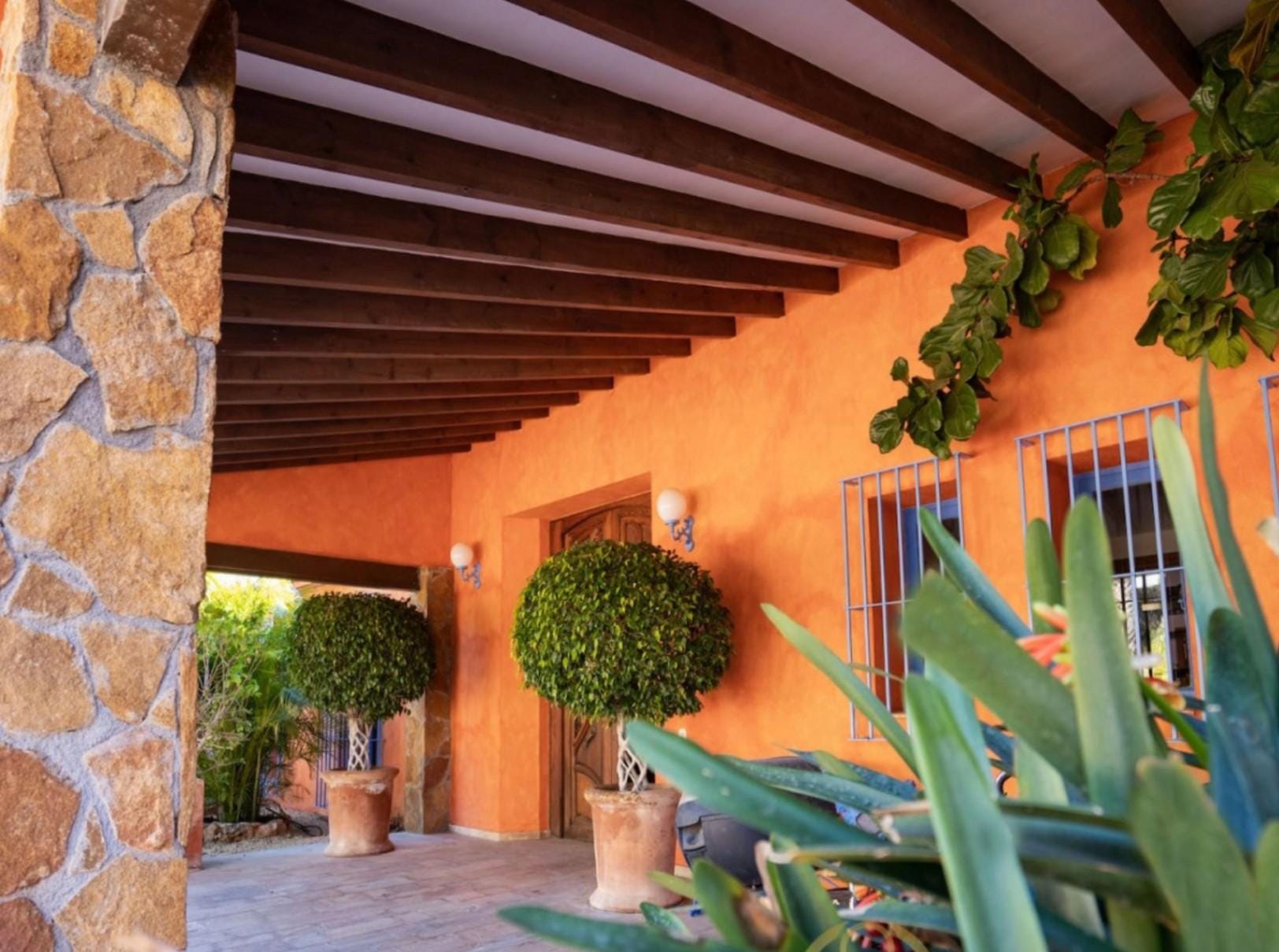 Rustic Style Villa for Sale in Altea La Vella