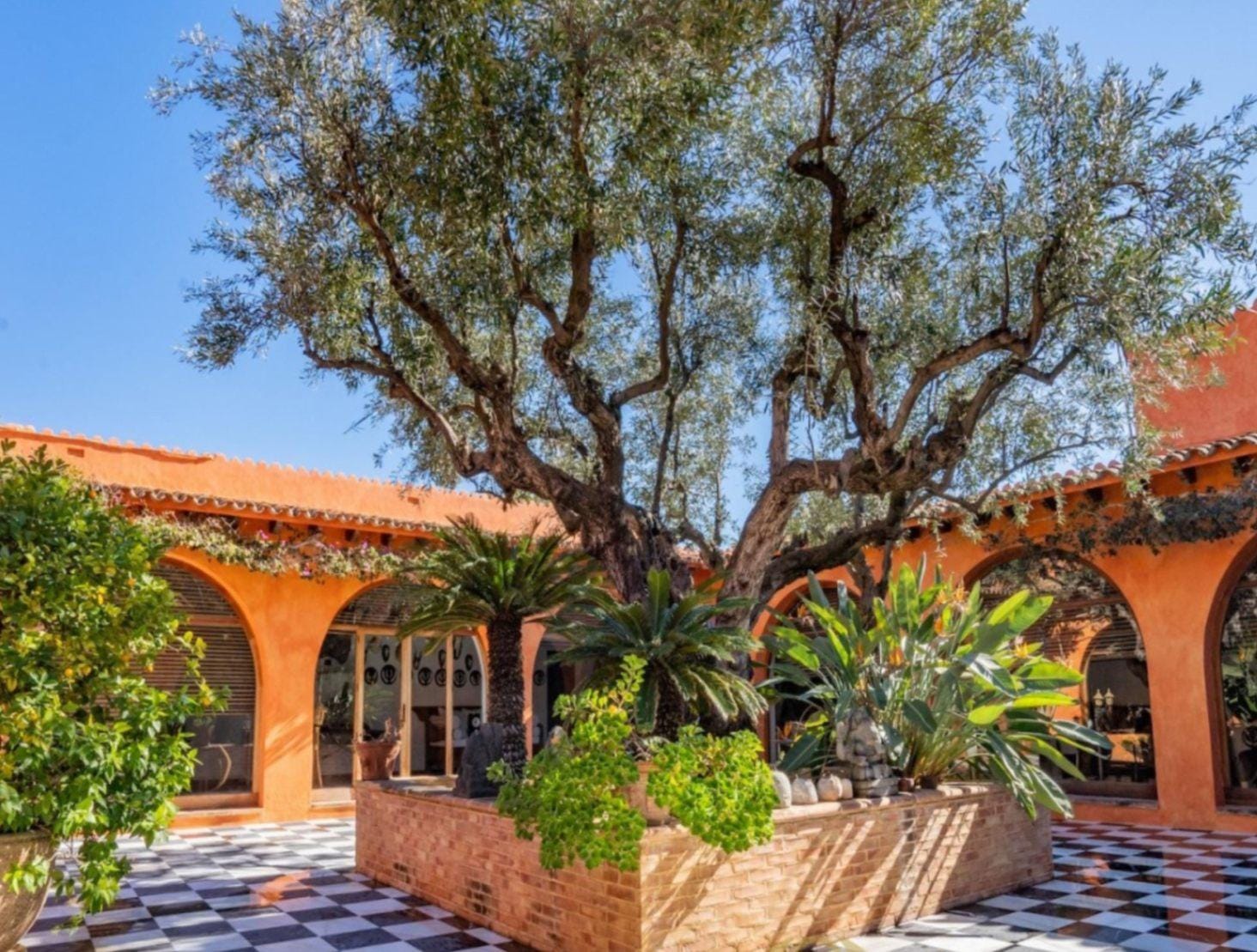 Rustic Style Villa for Sale in Altea La Vella