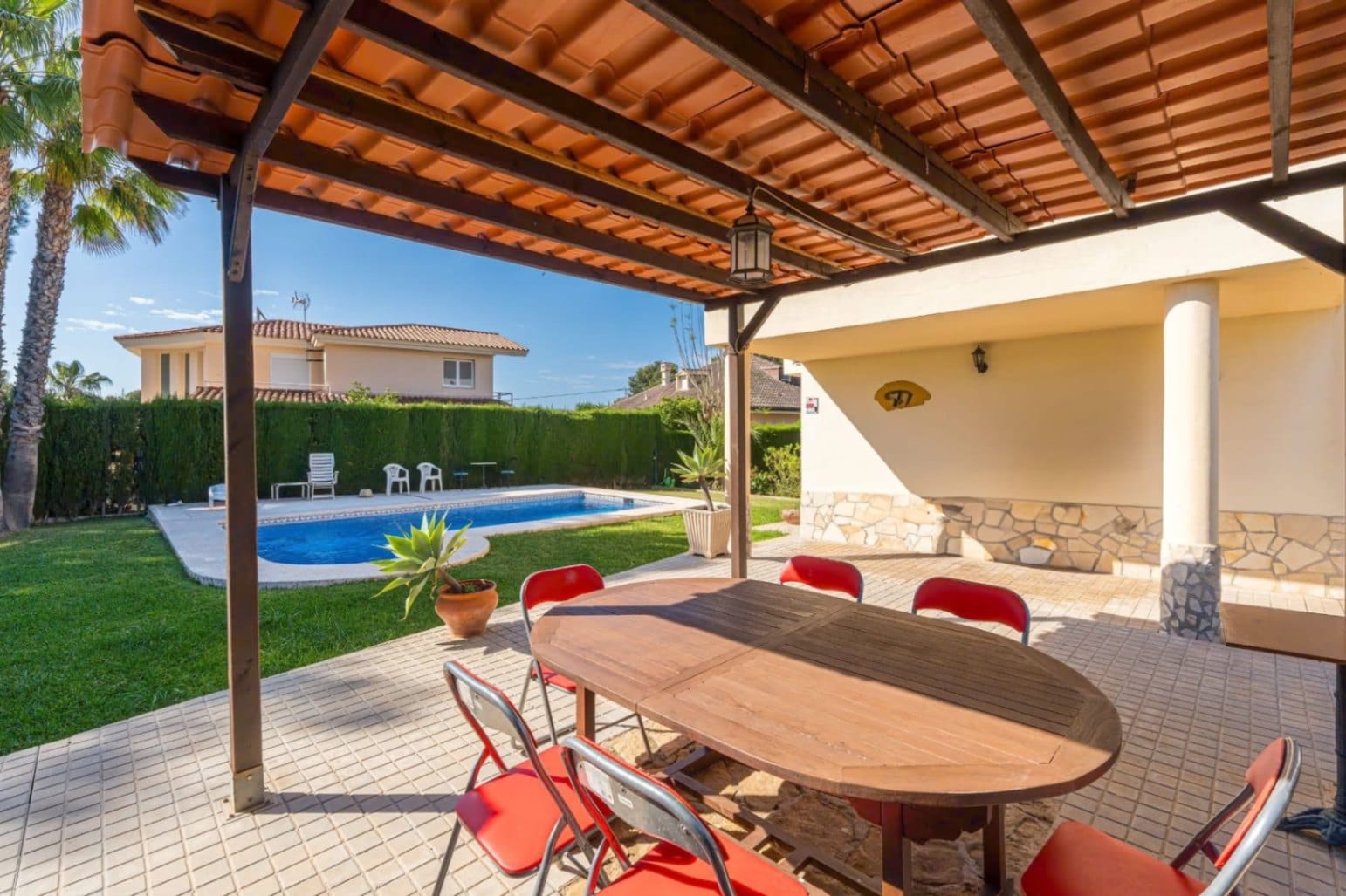 SPACIOUS RENOVATED VILLA IN LA NUCIA WITH POOL AND EXCELLENT OUTDOOR SPACES FOR SALE IN LA NUCIA