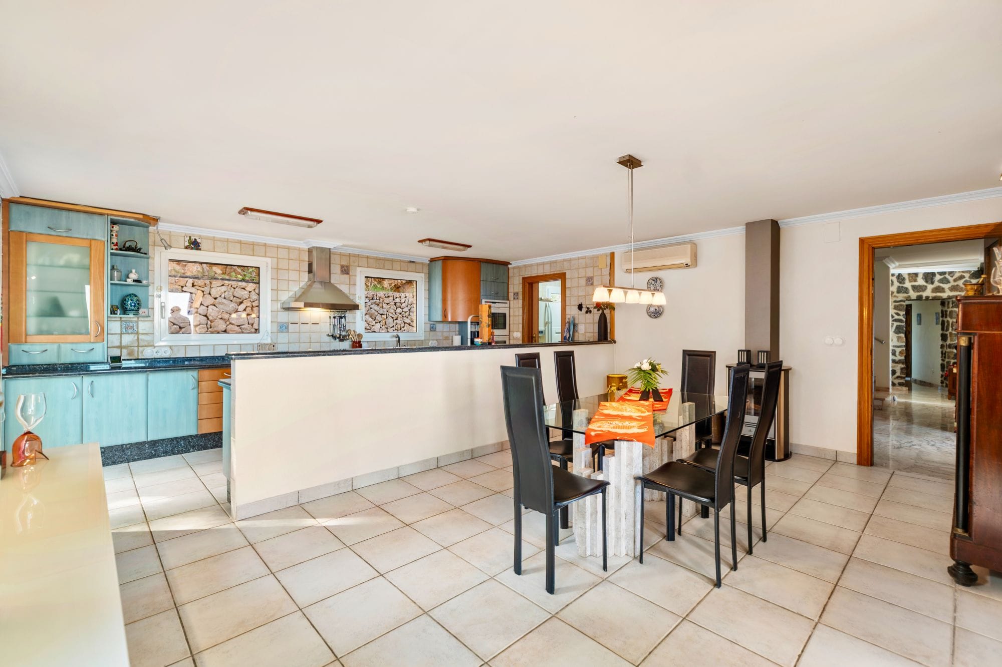Stunning Villa Retreat Surrounded by Nature with Breathtaking Open Views for Sale in Callosa