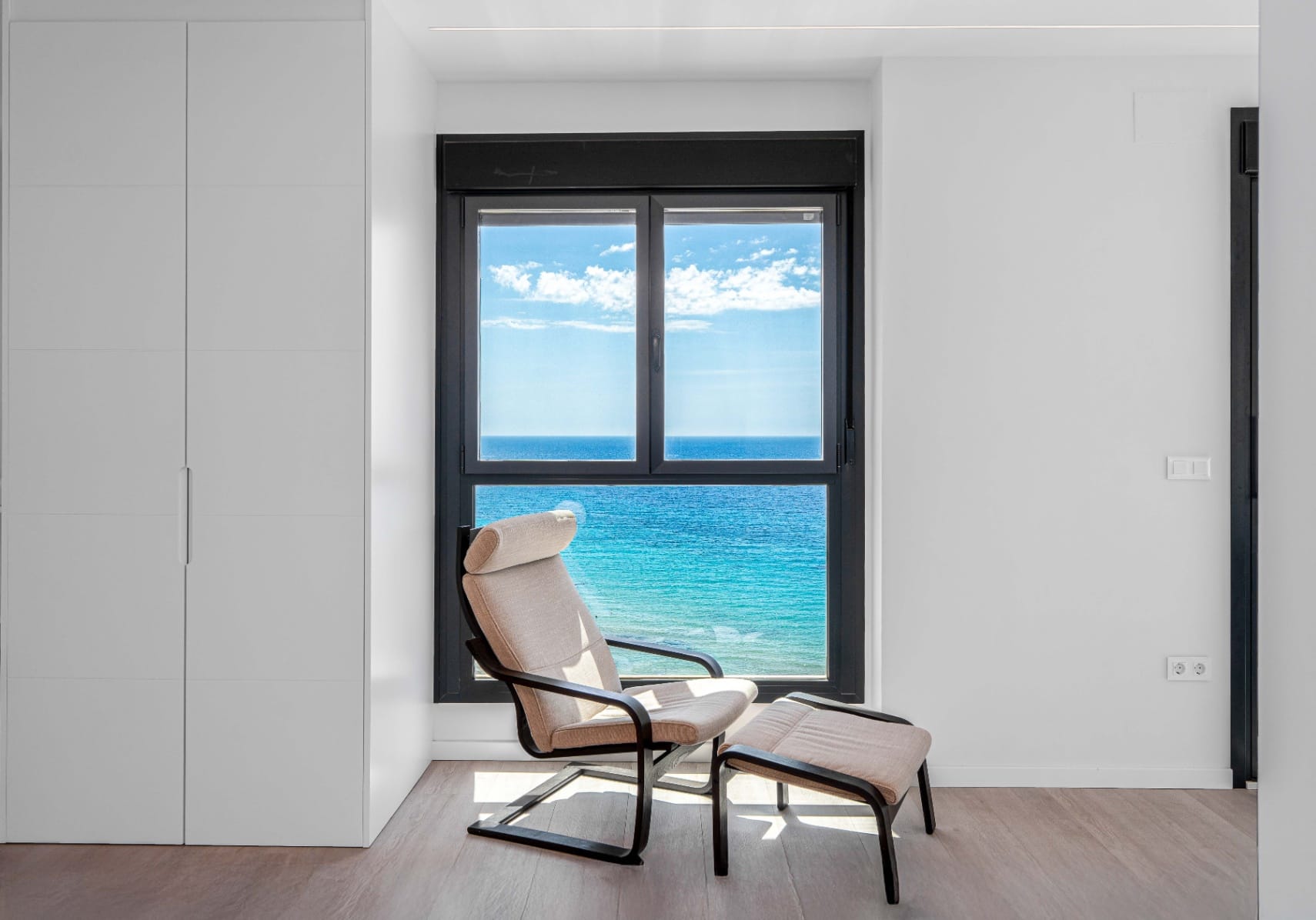 Piso Atic Excepțional cu Vederi de 360º, Piscină Privată și Jacuzzi de vânzare în Calpe