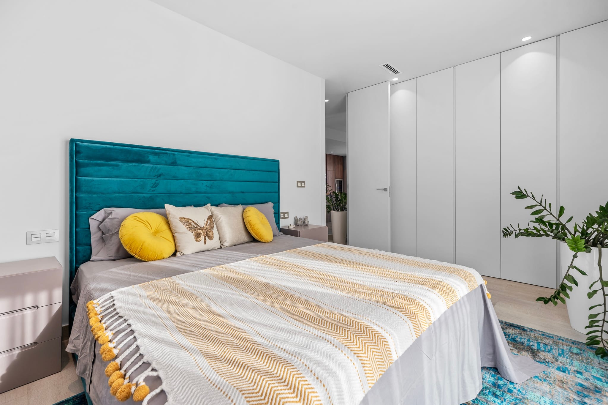 Modern Villa for Sale in Finestrat with Garage and Solarium