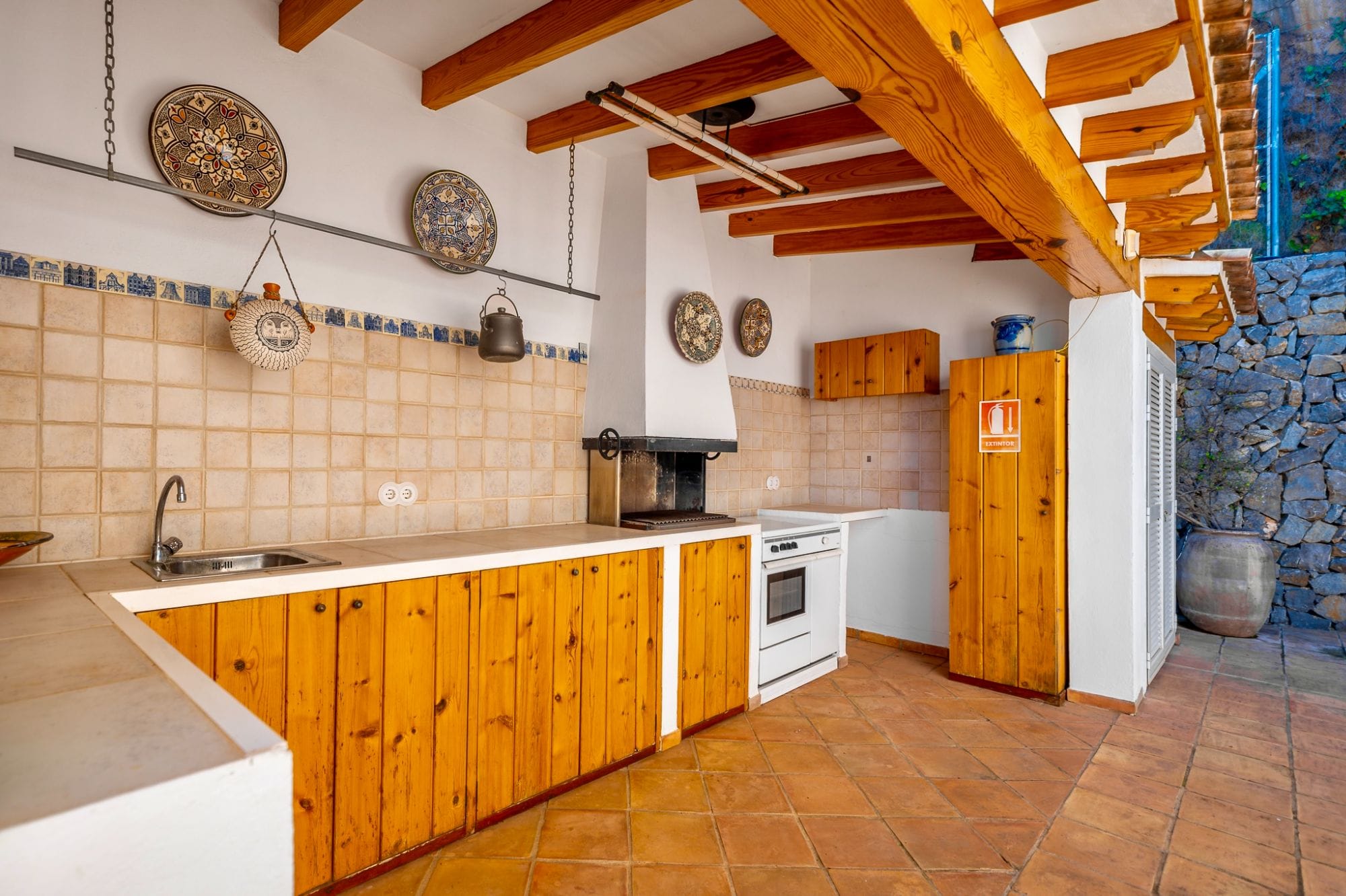 Stunning Villa Retreat Surrounded by Nature with Breathtaking Open Views for Sale in Callosa