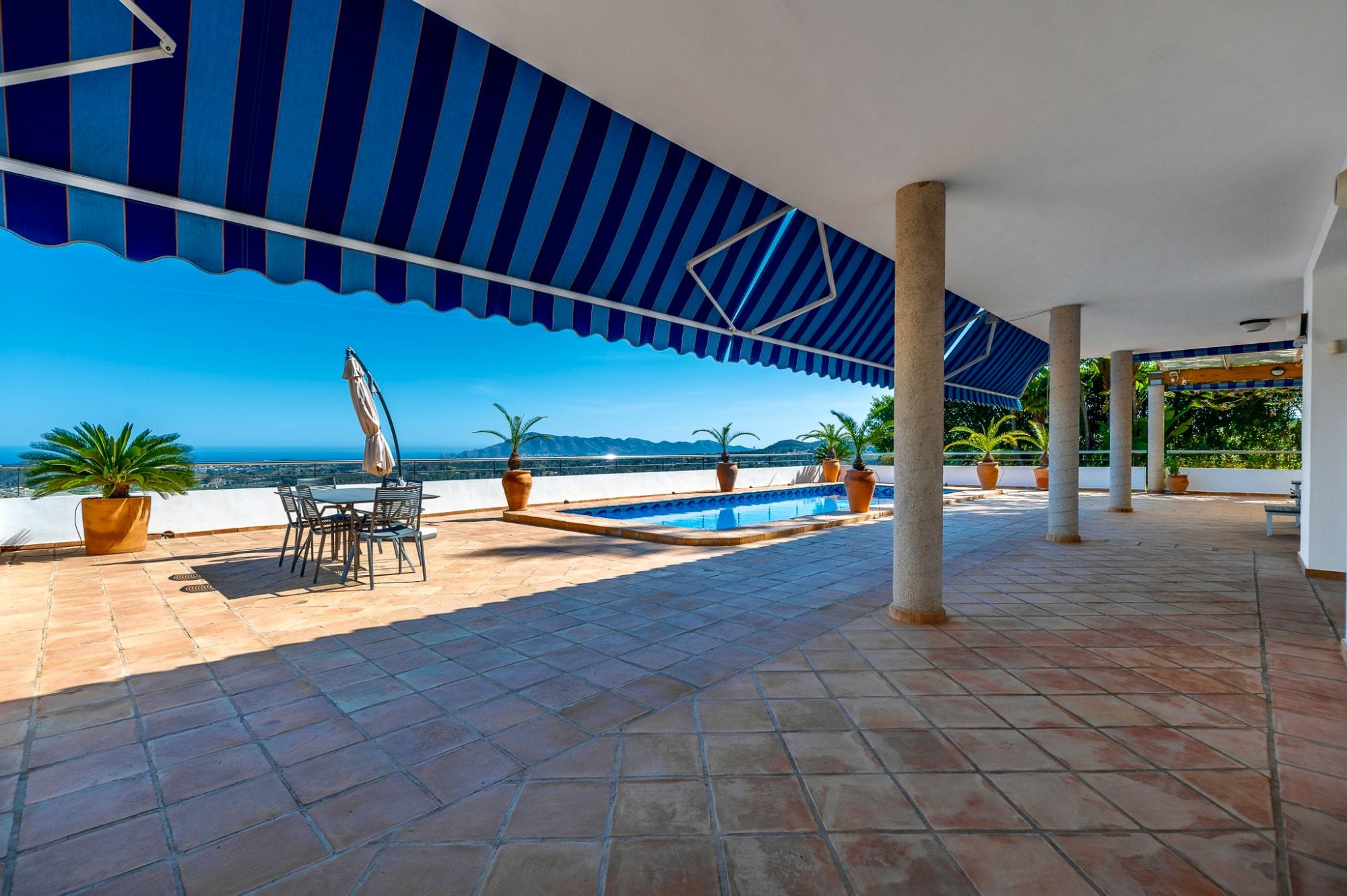 Stunning Villa Retreat Surrounded by Nature with Breathtaking Open Views for Sale in Callosa