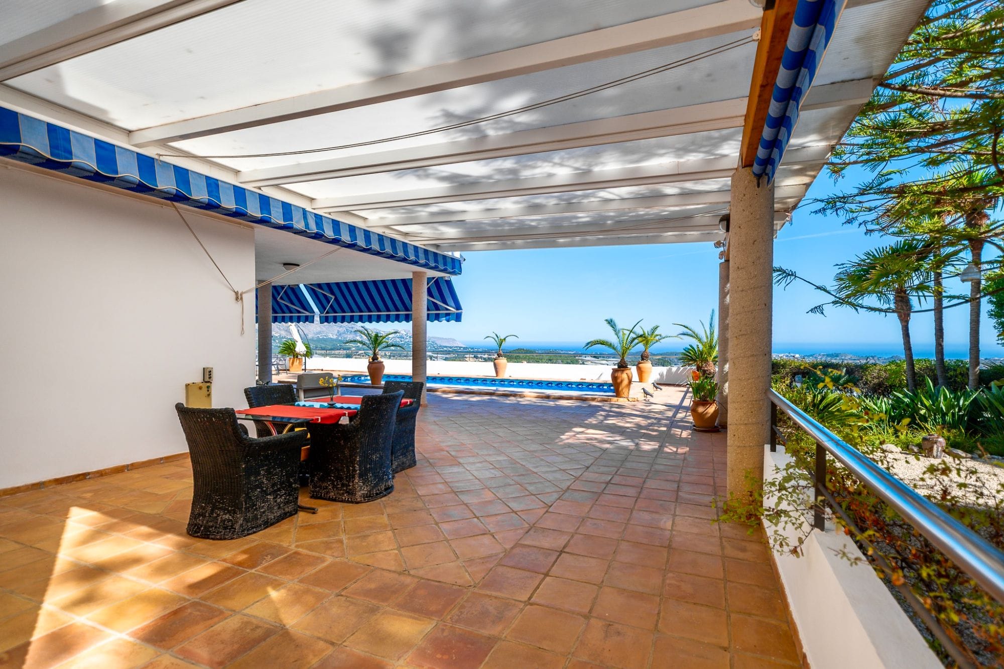 Stunning Villa Retreat Surrounded by Nature with Breathtaking Open Views for Sale in Callosa
