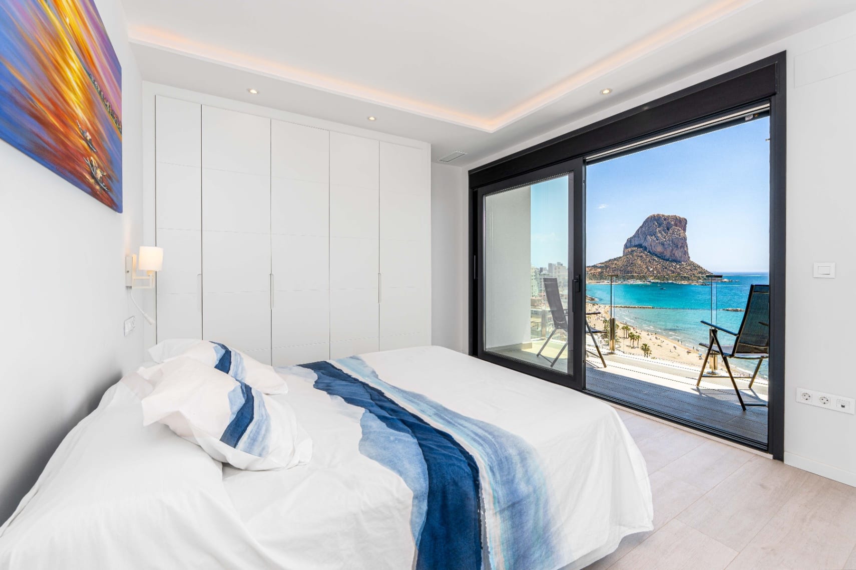 Piso Atic Excepțional cu Vederi de 360º, Piscină Privată și Jacuzzi de vânzare în Calpe