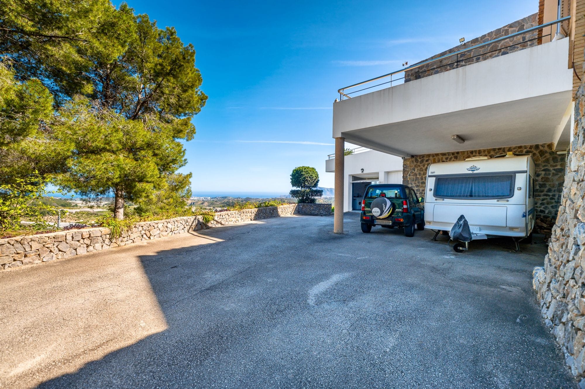 Stunning Villa Retreat Surrounded by Nature with Breathtaking Open Views for Sale in Callosa