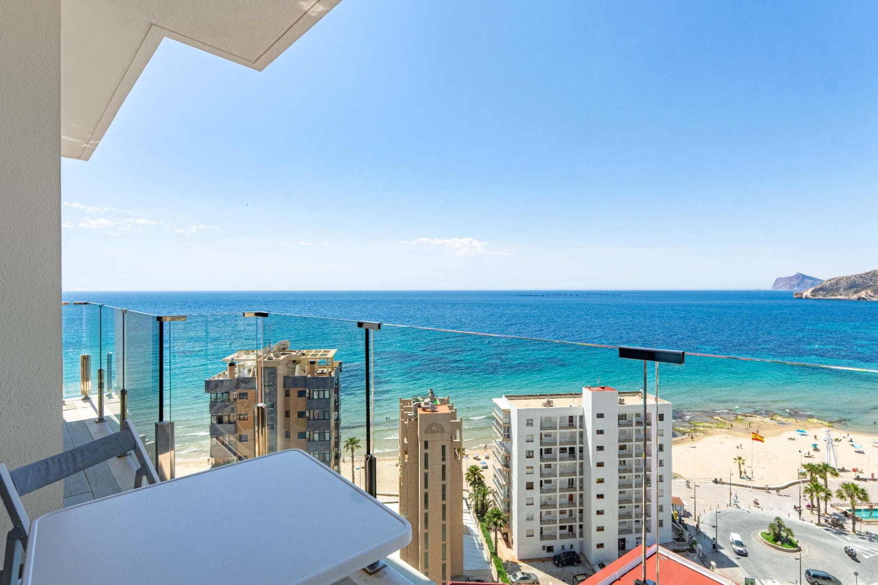 Piso Atic Excepțional cu Vederi de 360º, Piscină Privată și Jacuzzi de vânzare în Calpe