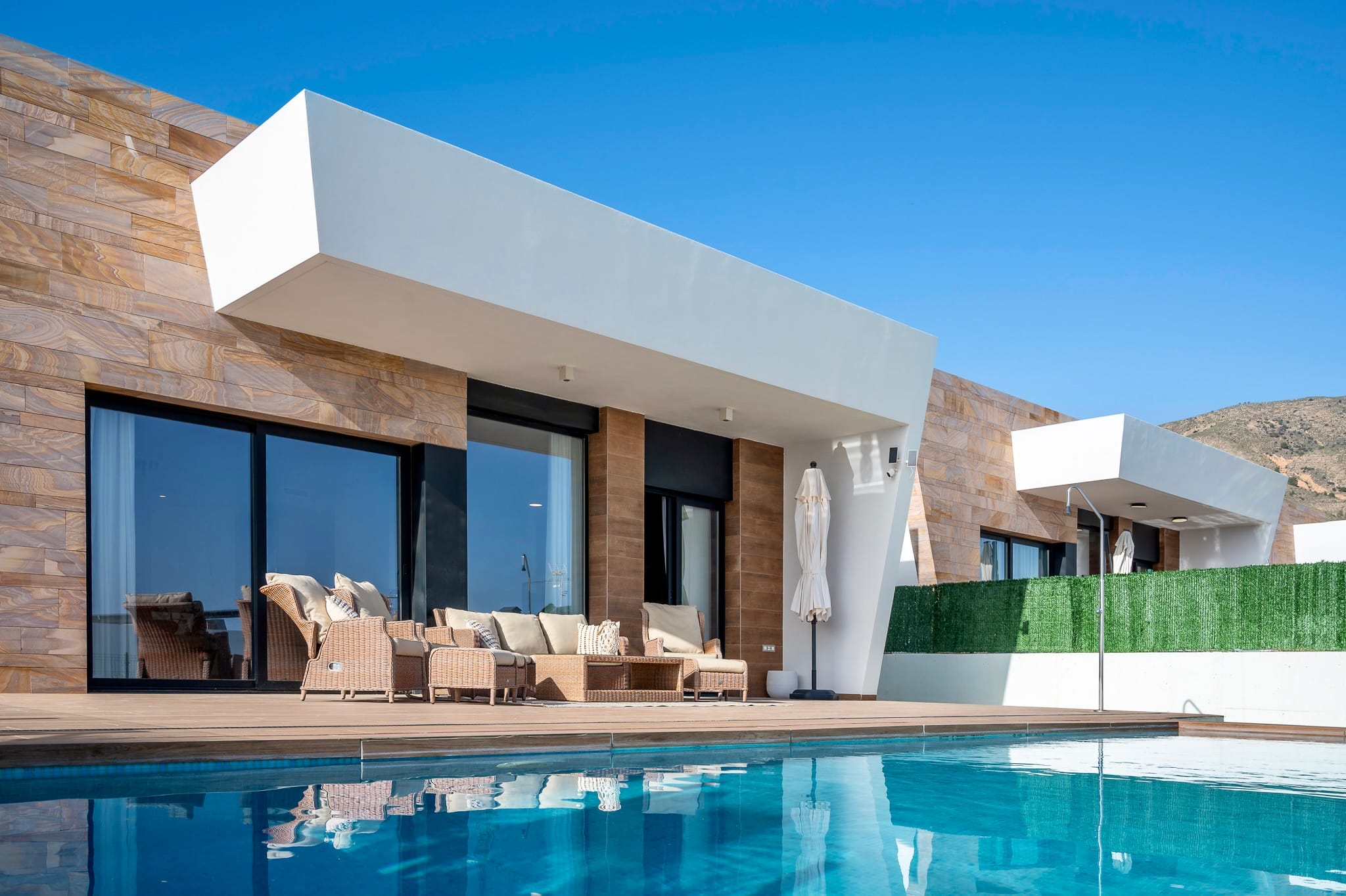 Modern Villa for Sale in Finestrat with Garage and Solarium