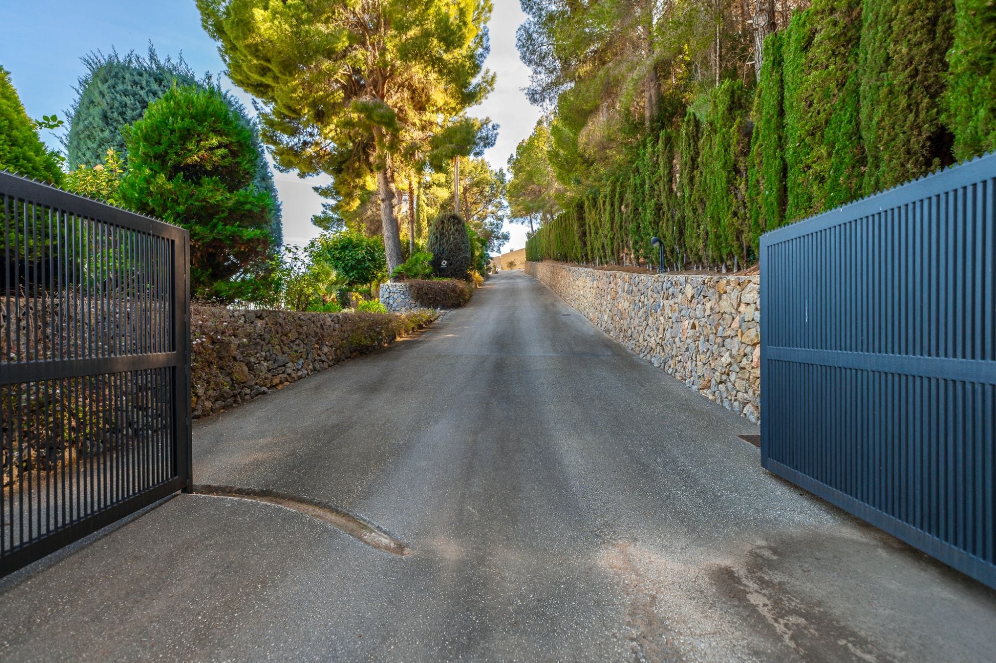 Stunning Villa Retreat Surrounded by Nature with Breathtaking Open Views for Sale in Callosa