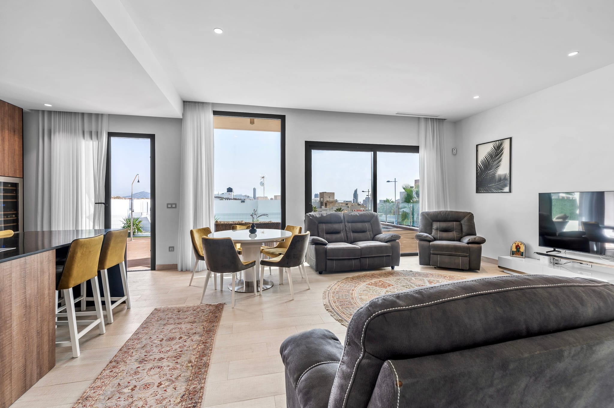 Modern Villa for Sale in Finestrat with Garage and Solarium