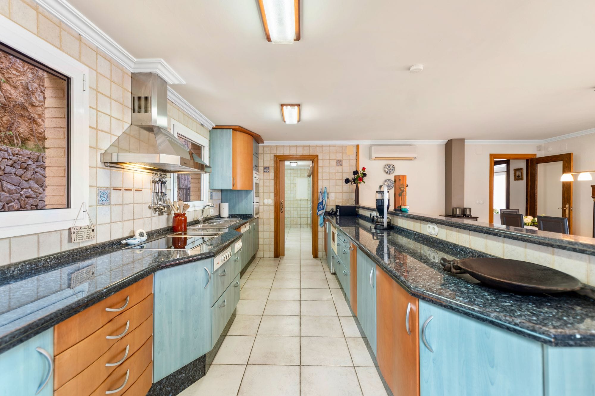 Stunning Villa Retreat Surrounded by Nature with Breathtaking Open Views for Sale in Callosa