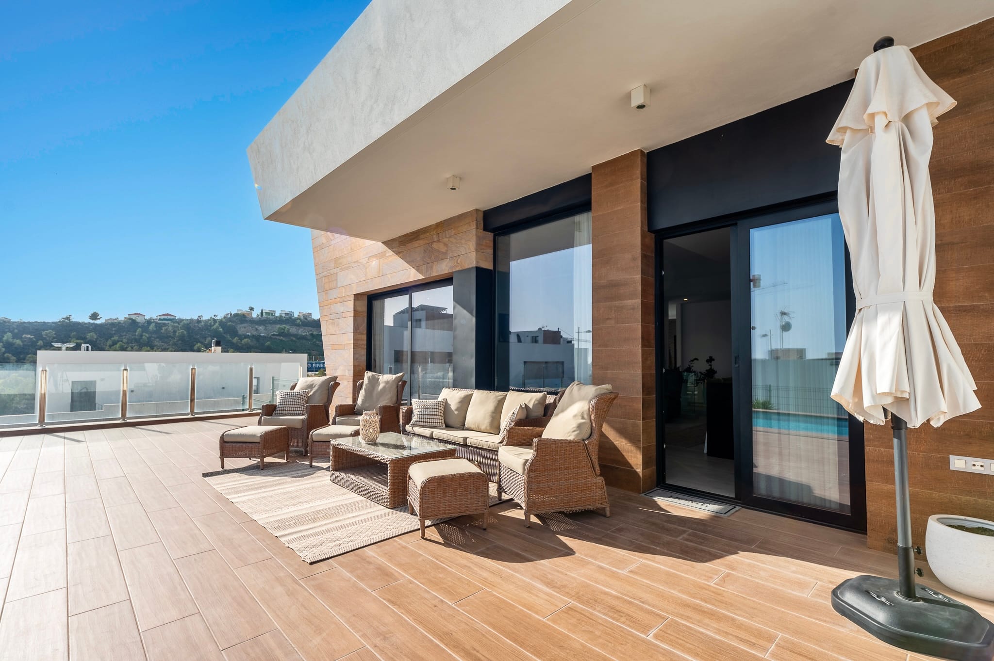 Modern Villa for Sale in Finestrat with Garage and Solarium