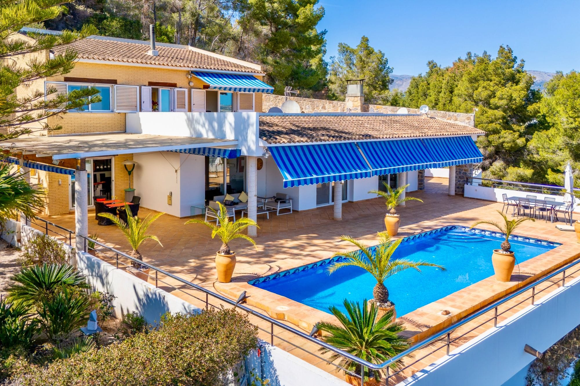 Stunning Villa Retreat Surrounded by Nature with Breathtaking Open Views for Sale in Callosa