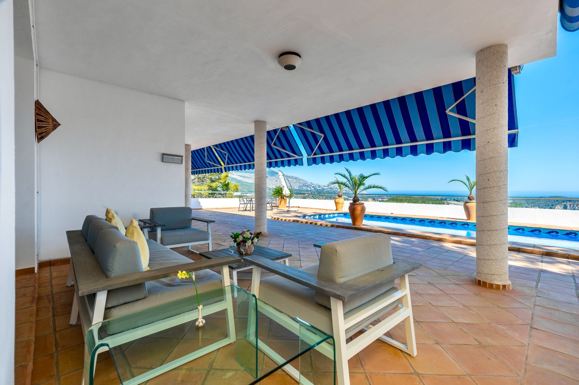 Stunning Villa Retreat Surrounded by Nature with Breathtaking Open Views for Sale in Callosa