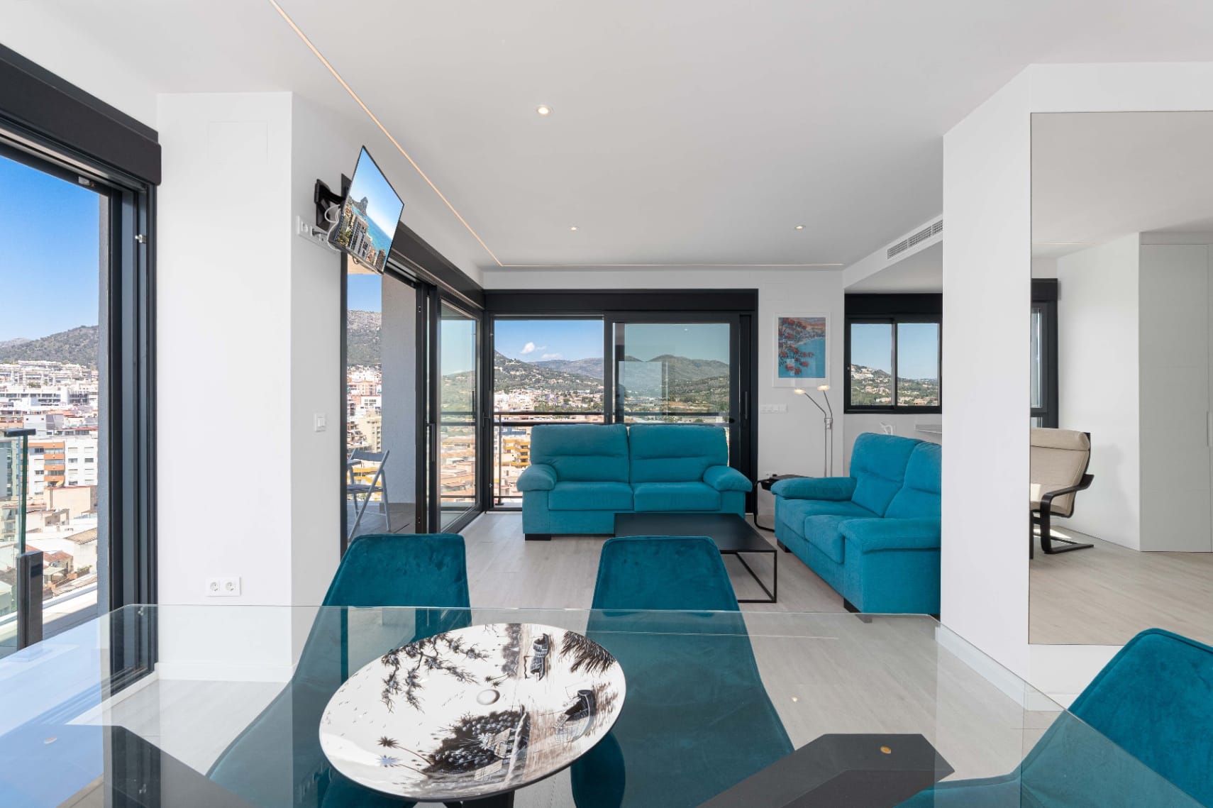 Piso Atic Excepțional cu Vederi de 360º, Piscină Privată și Jacuzzi de vânzare în Calpe