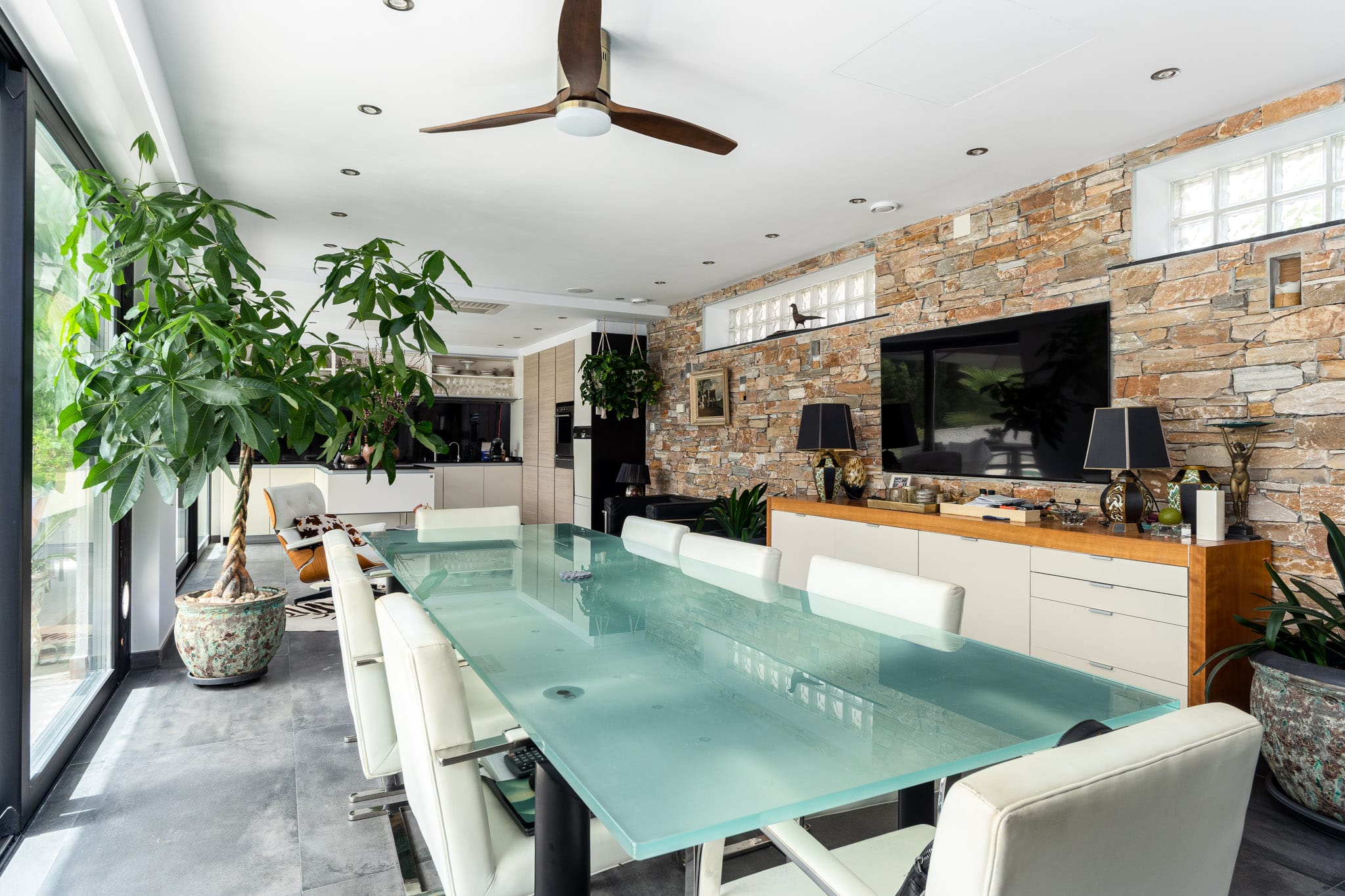 Vila elegantă cu vedere la mare și design excepțional de vânzare în Calpe