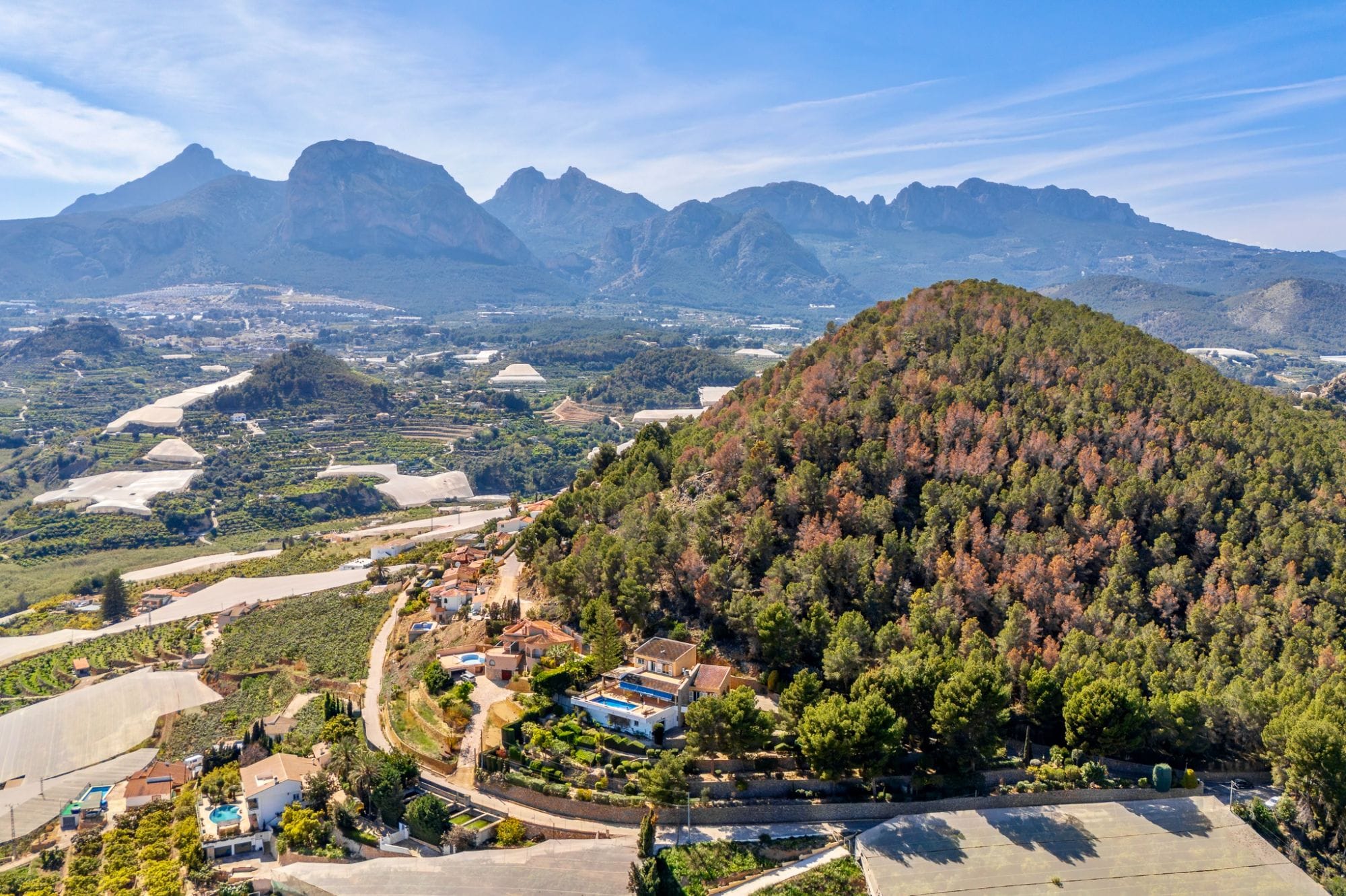Stunning Villa Retreat Surrounded by Nature with Breathtaking Open Views for Sale in Callosa