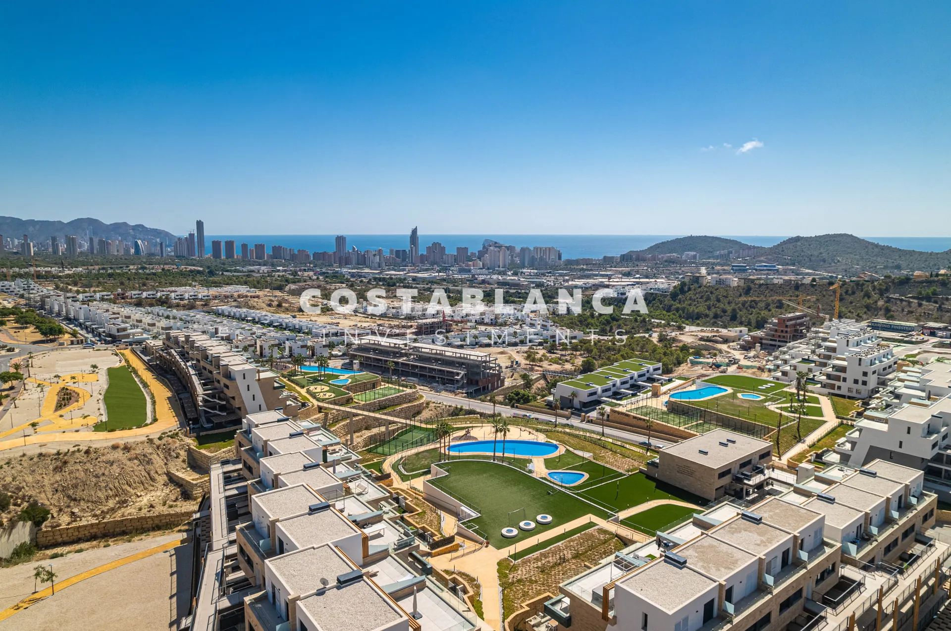Apartamento de lujo contemporáneo con terraza y vistas en venta en Finestrat