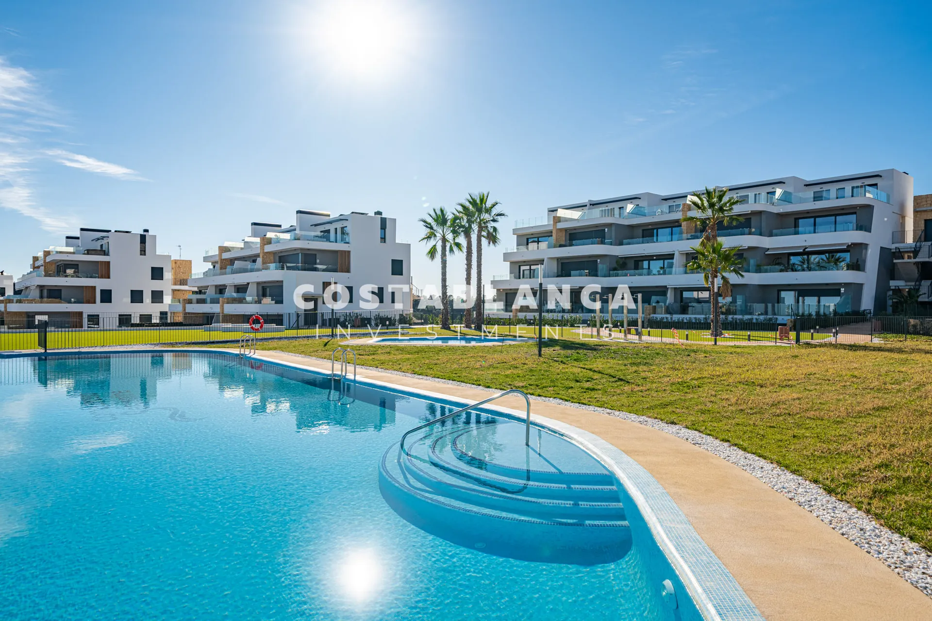 Apartamento de lujo contemporáneo con terraza y vistas en venta en Finestrat