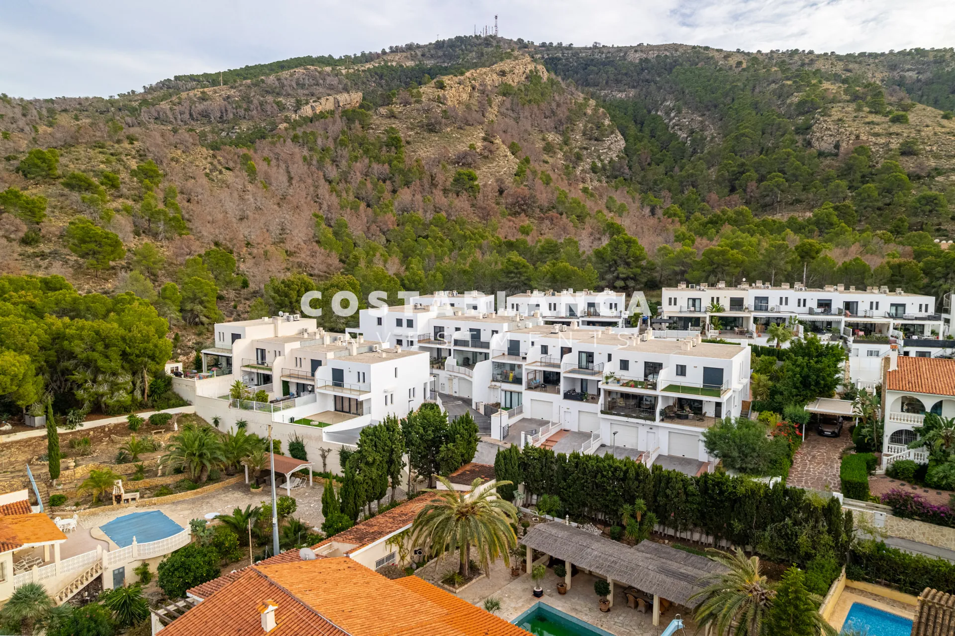 Exclusive - Modern duplex for sale in Albir