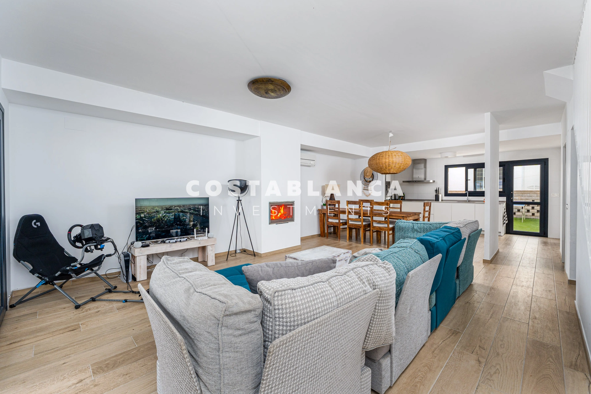 Exclusive - Modern duplex for sale in Albir