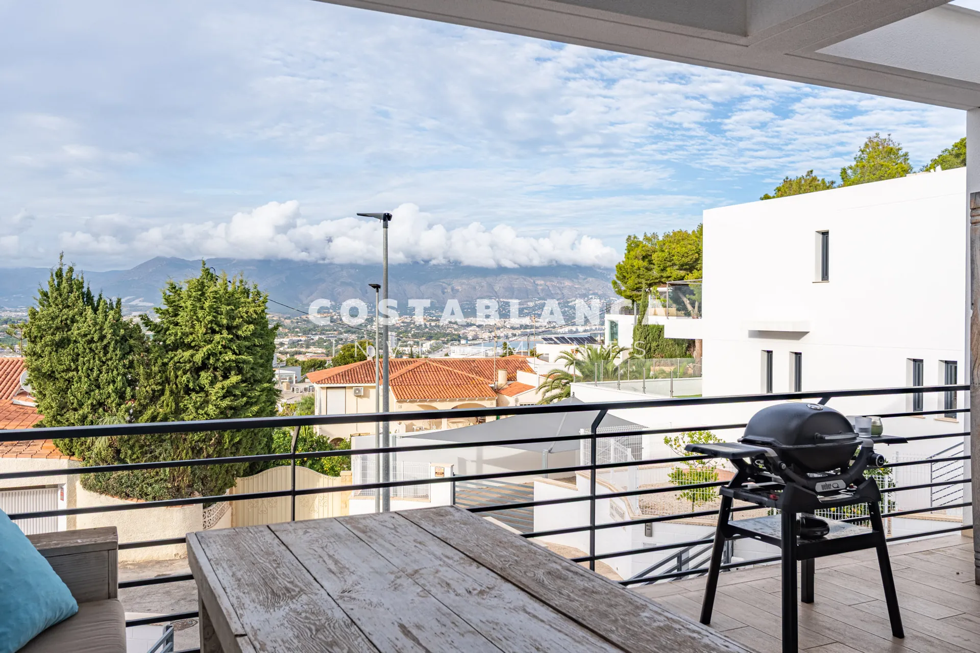 Exclusive - Modern duplex for sale in Albir