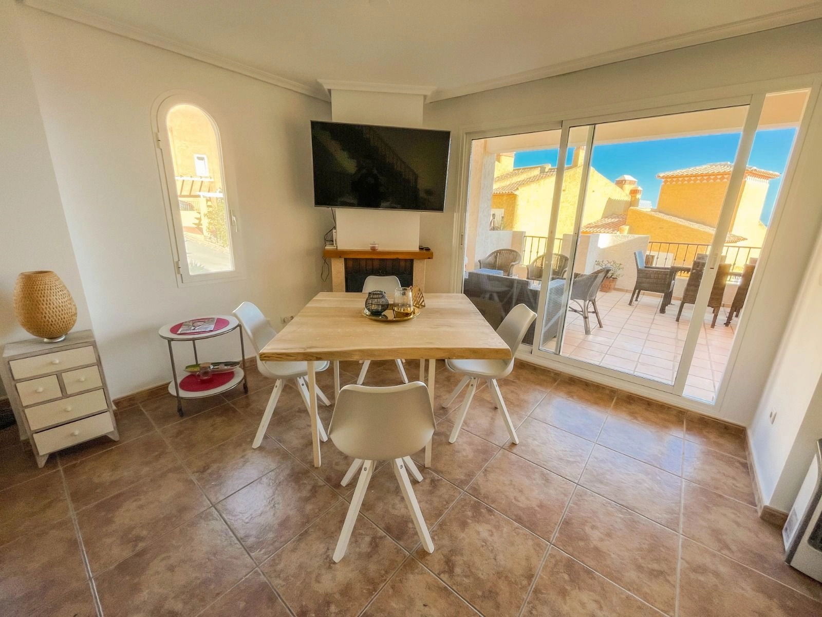 Vila elegantă de coastă cu vedere la mare și la munte de vânzare în Altea