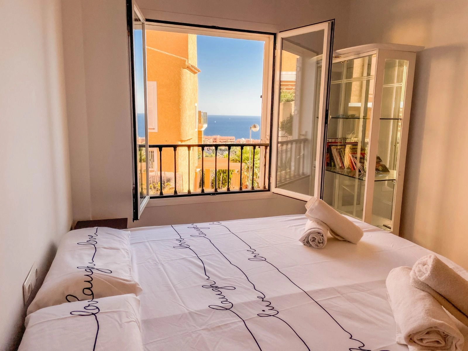 Vila elegantă de coastă cu vedere la mare și la munte de vânzare în Altea