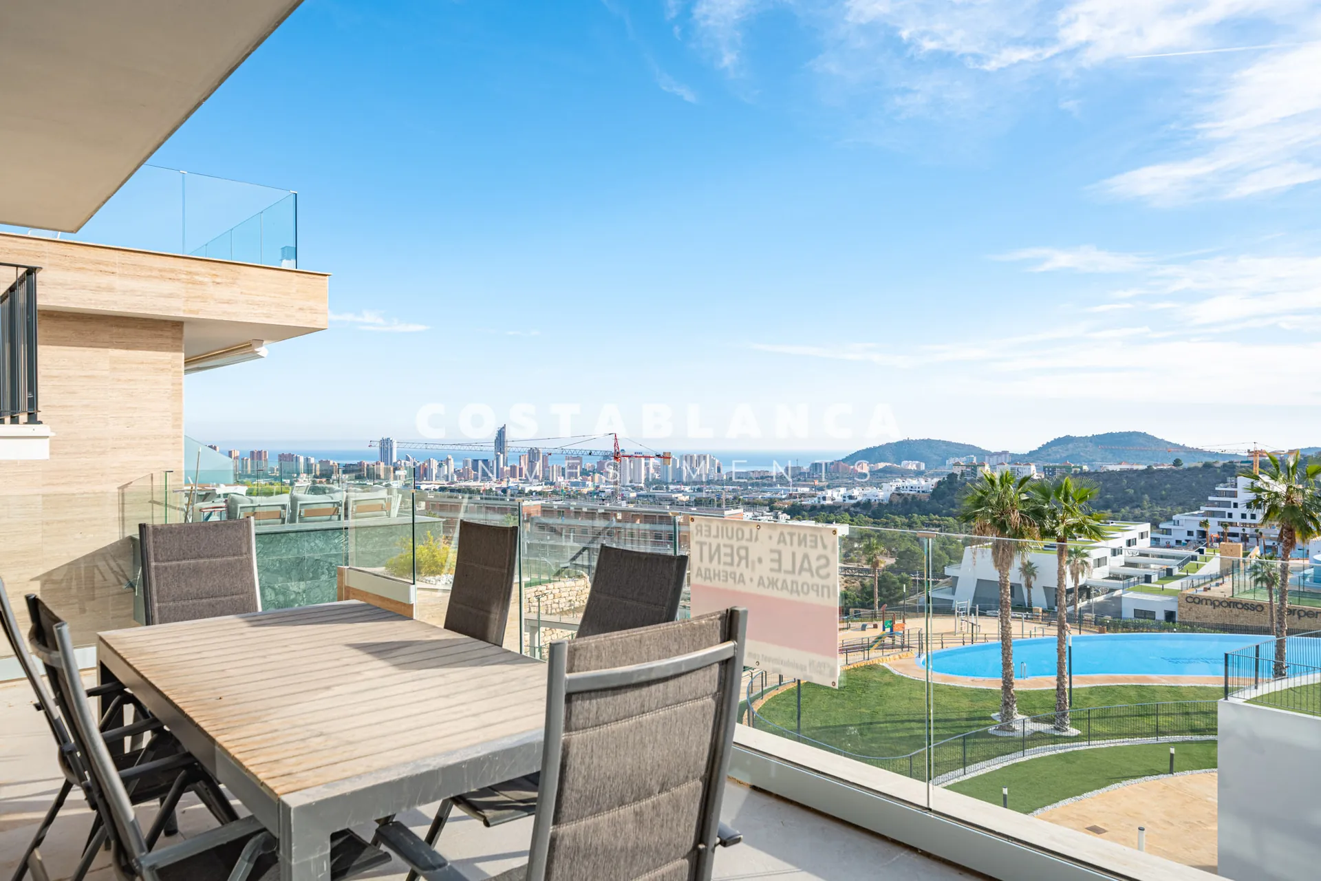 Apartamento de lujo contemporáneo con terraza y vistas en venta en Finestrat