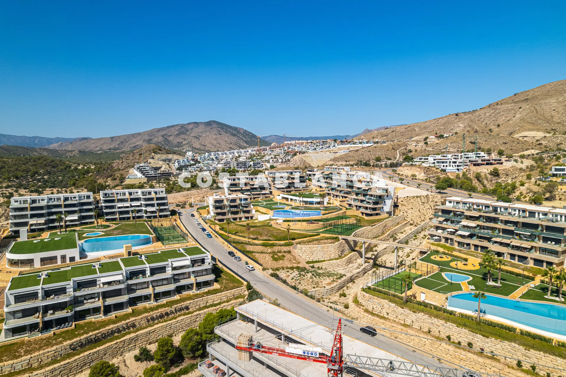 Apartamento de lujo contemporáneo con terraza y vistas en venta en Finestrat