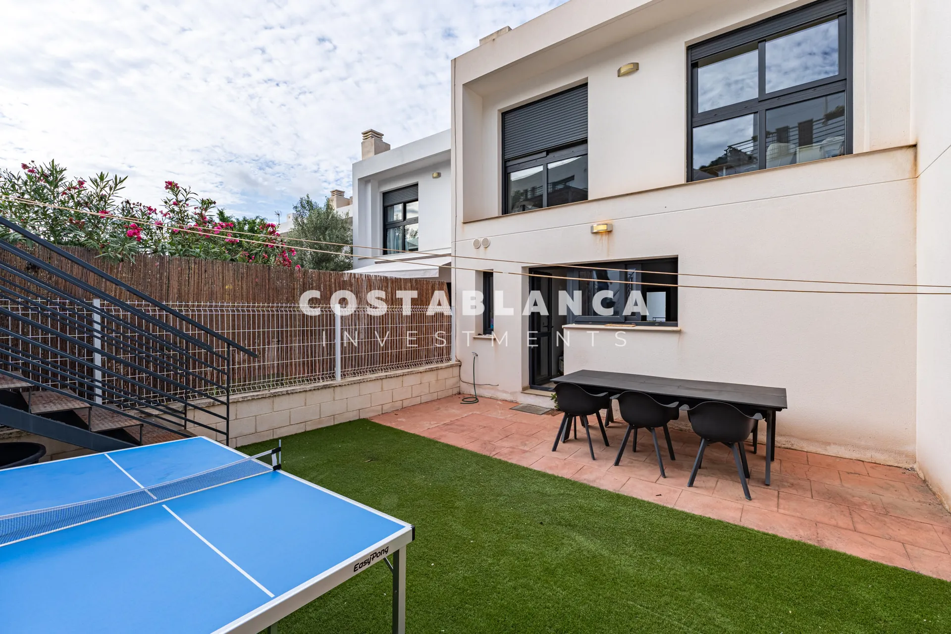 Exclusive - Modern duplex for sale in Albir