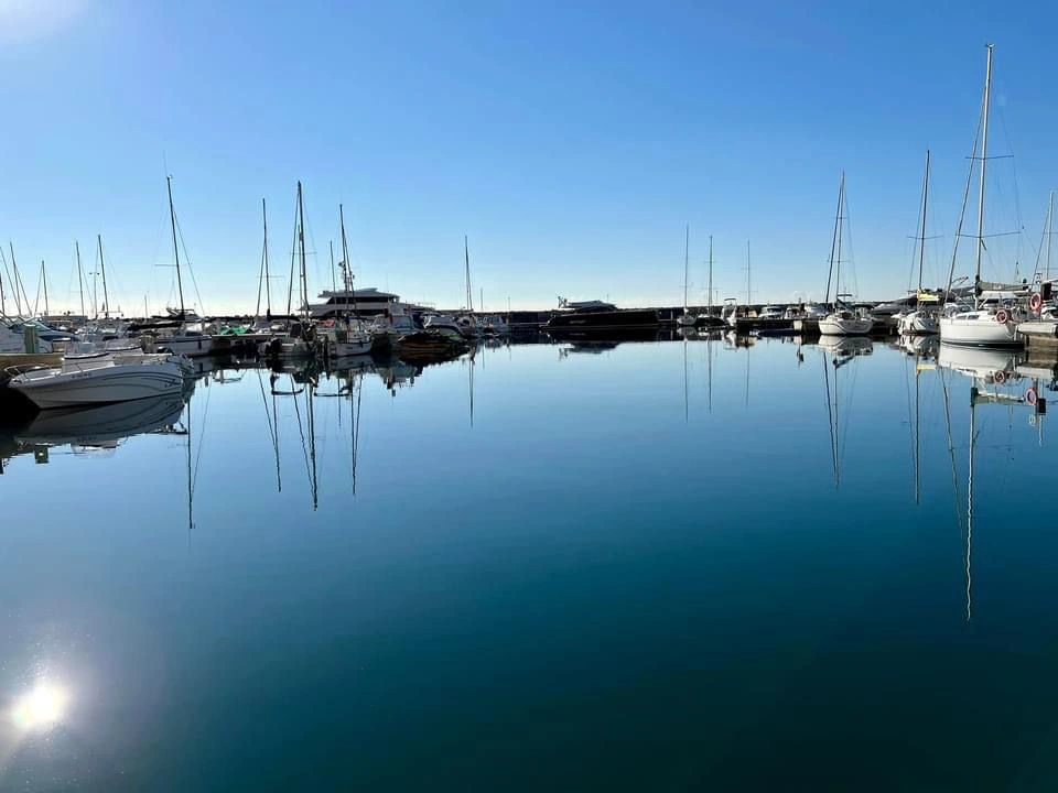 Vila elegantă de coastă cu vedere la mare și la munte de vânzare în Altea