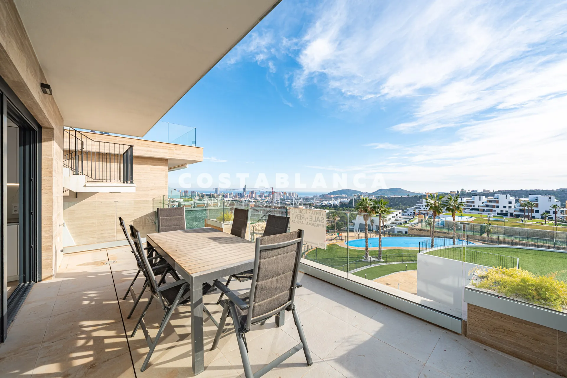 Apartamento de lujo contemporáneo con terraza y vistas en venta en Finestrat