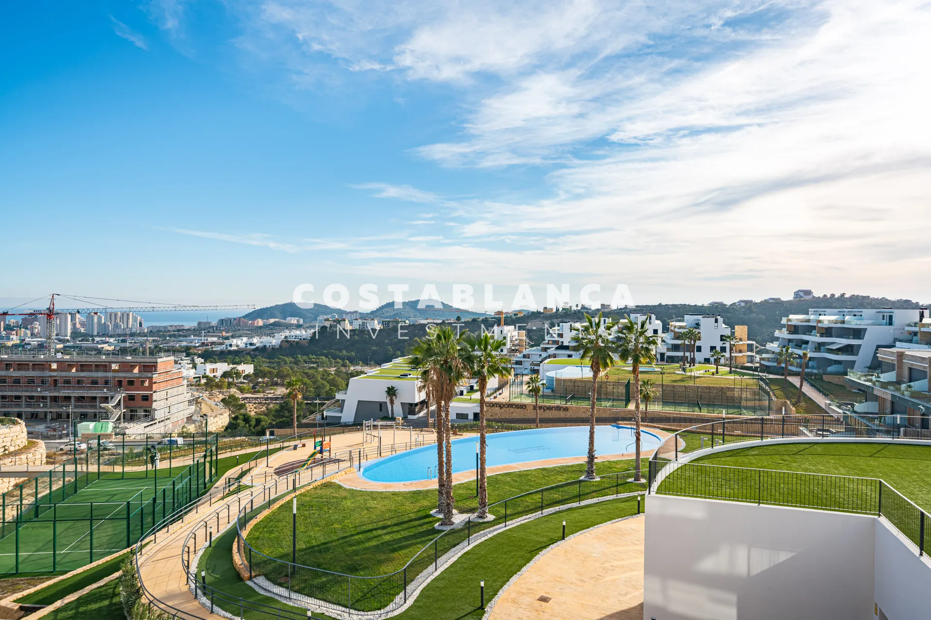 Apartamento de lujo contemporáneo con terraza y vistas en venta en Finestrat