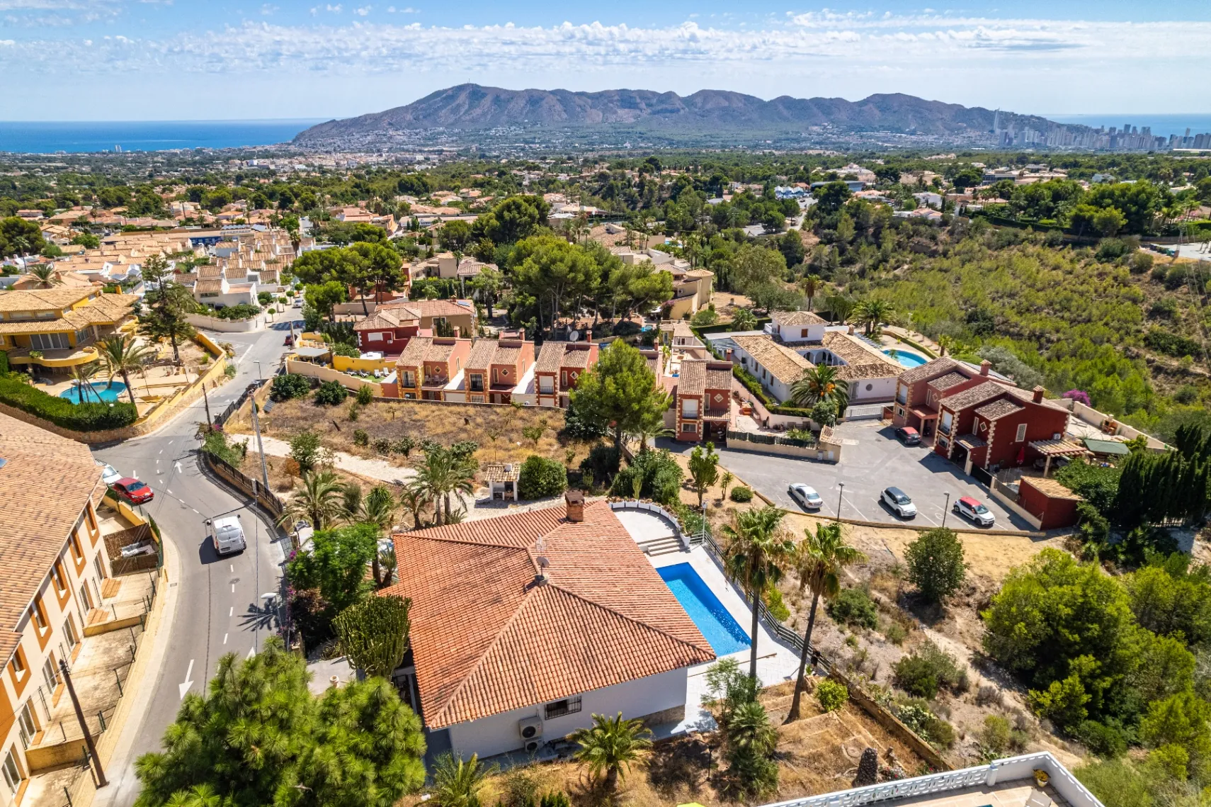Modern and spacious villa for sale in La Nucía with large land and views.