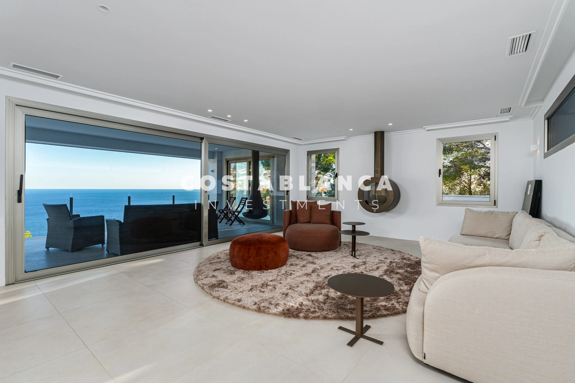 Vila de lux contemporană cu vederi panoramice la Mediterană de vânzare în Altea