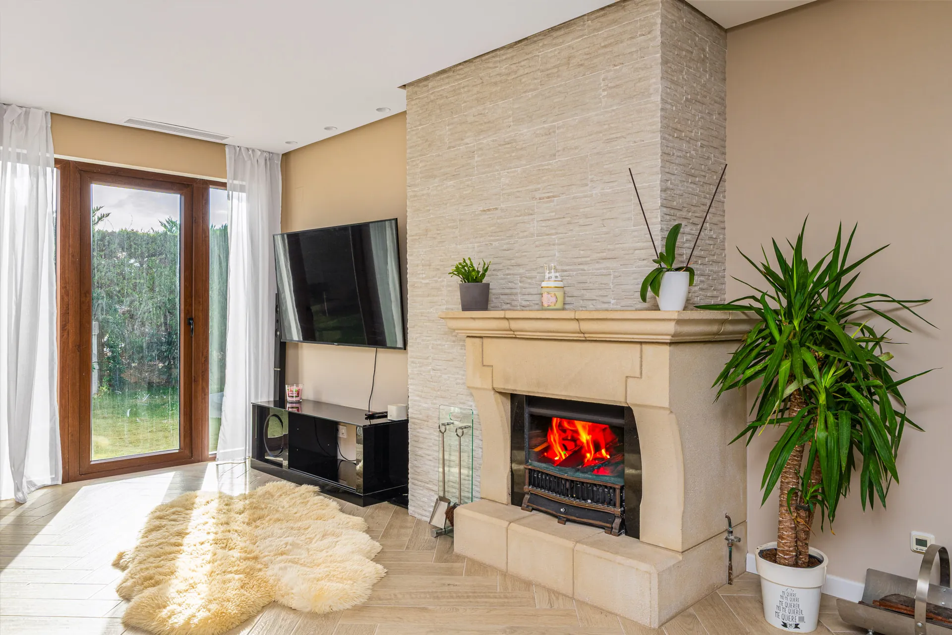 Renovated Mediterranean villa for sale with sea views in Sierra Cortina, Finestrat.