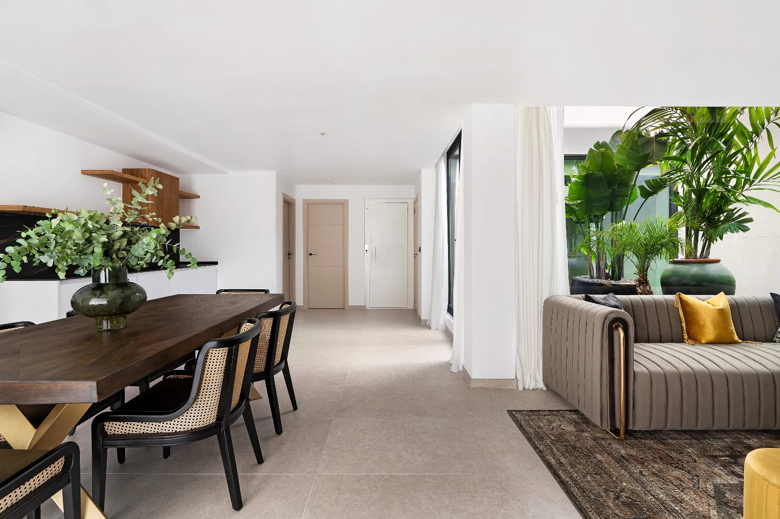 Modern new construction villa for sale in La Nucía with a pool.