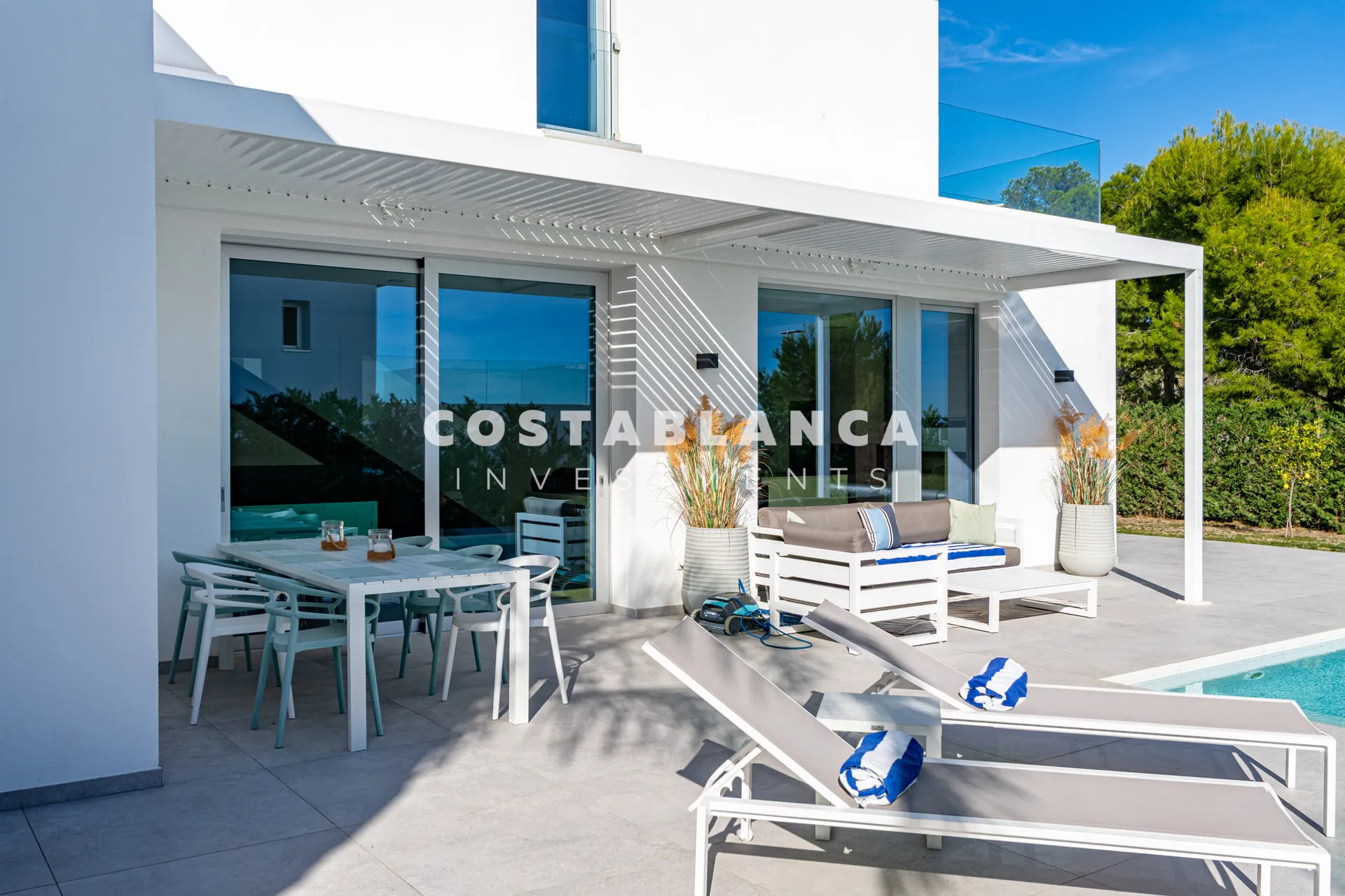 Modern Mediterranean Villa with Private Pool and High-End Finishes for Sale in Finestrat
